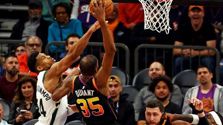 Kevin Durant Reacts to Poster Dunk vs Giannis Antetokounmpo