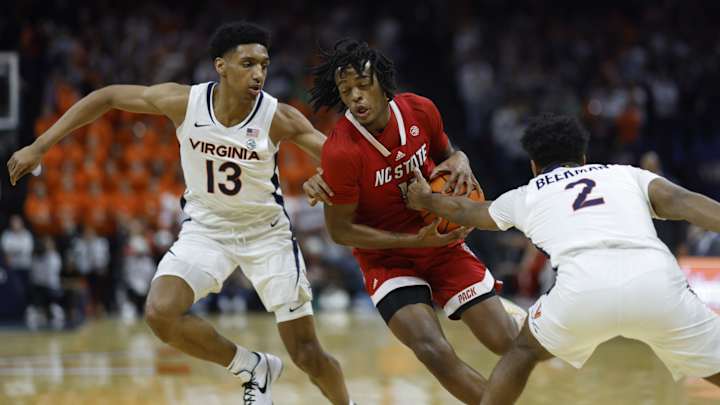 Beekman and Dunn Named to Naismith Defensive Player of the Year Watchlist Beekman and Dunn Named to Naismith Defensive Player of the Year Watchlist