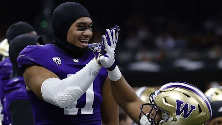 Tuputala Confirms He's Coming Back, Ready to Provide UW Leadership