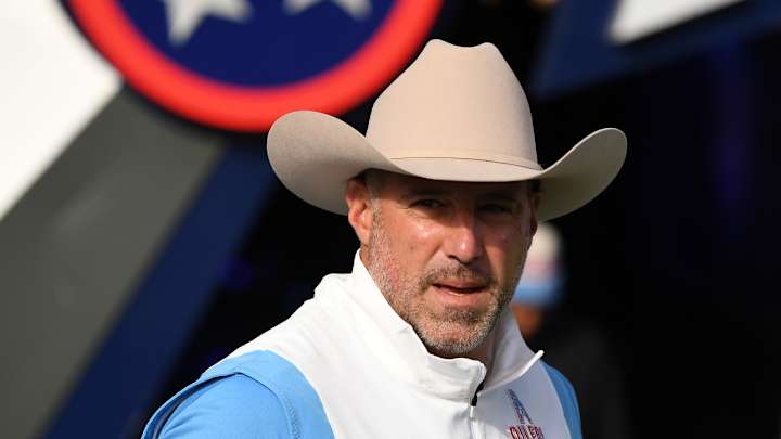 Wisconsin’s Luke Fickell Teases Role for Mike Vrabel With Badgers