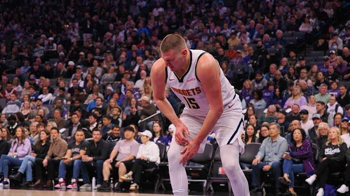 Nikola Jokic Injury Update During Nuggets vs. Kings