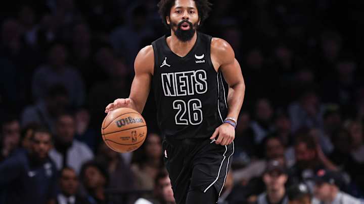 Mavs Free Agent Target Spencer Dinwiddie Meets with Lakers at Game