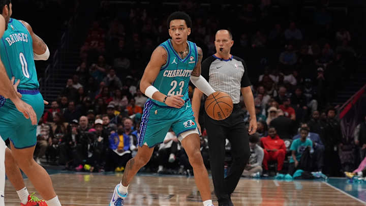 Tre Mann Gets the Start for the Charlotte Hornets, Pops In Debut Tre Mann Gets the Start for the Charlotte Hornets, Pops In Debut