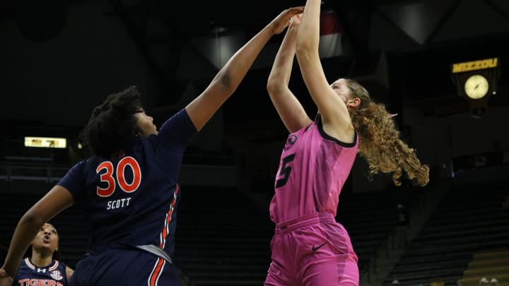 Hayley Frank Surpasses 2,000 career points, but Missouri Women's Basketball Drops Eleventh Straight Hayley Frank Surpasses 2,000 career points, but Missouri Women's Basketball Drops Eleventh Straight