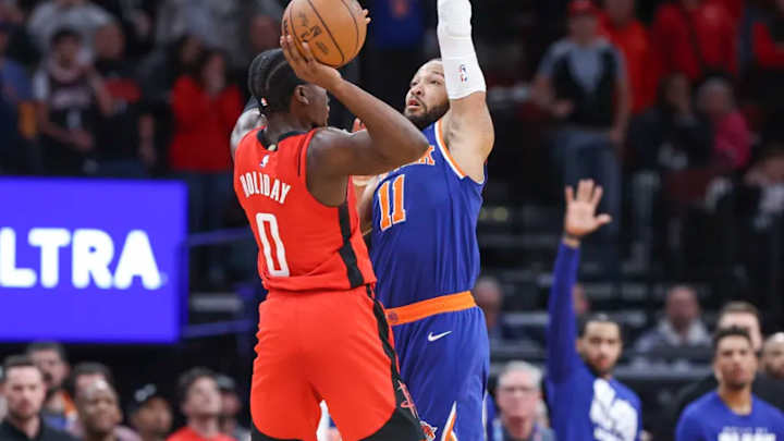 Ref That! Knicks-Rockets Official Admits Bad Call Against Brunson Ref That! Knicks-Rockets Official Admits Bad Call Against Brunson