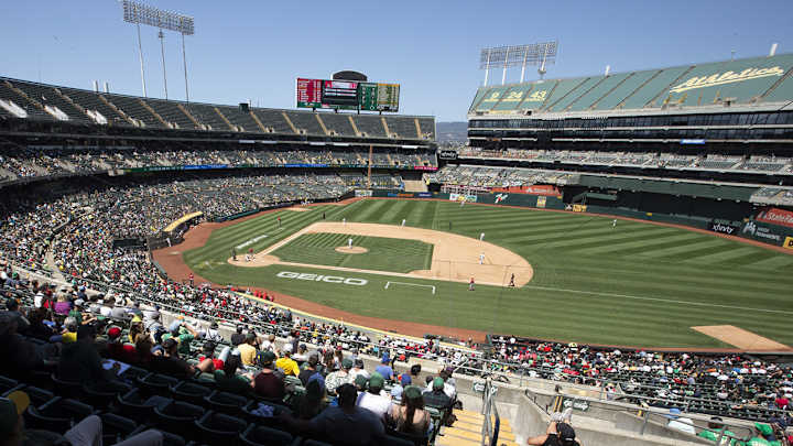 Athletics to Speak With Oakland About Coliseum Lease Extension, per Report