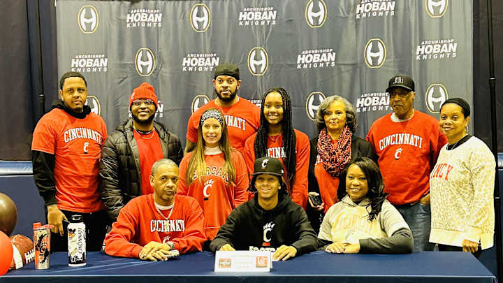 2024 Wide Receiver Jalen Hightower Breaks Down Signing With Cincinnati: 'I’m Excited To Be A Bearcat' 2024 Wide Receiver Jalen Hightower Breaks Down Signing With Cincinnati: 'I’m Excited To Be A Bearcat'