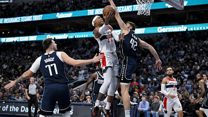 Mavs’ Maxi Kleber Providing Crucial Versatility During Winning Streak Mavs’ Maxi Kleber Providing Crucial Versatility During Winning Streak