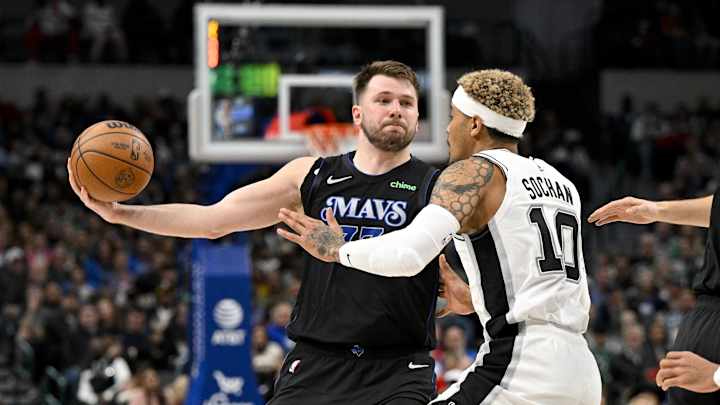 Doncic, Irving Lead Mavs' Blowout Victory Over Spurs, Extend Winning Streak to 6 Games