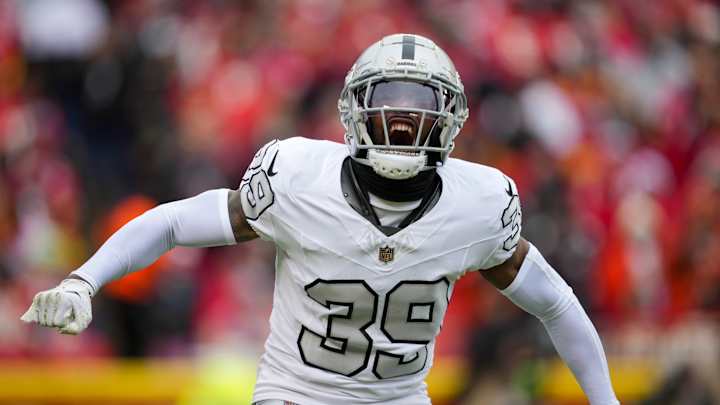 Raiders' CB Nate Hobbs Shows Bravery by Sharing Raiders' CB Nate Hobbs Shows Bravery by Sharing