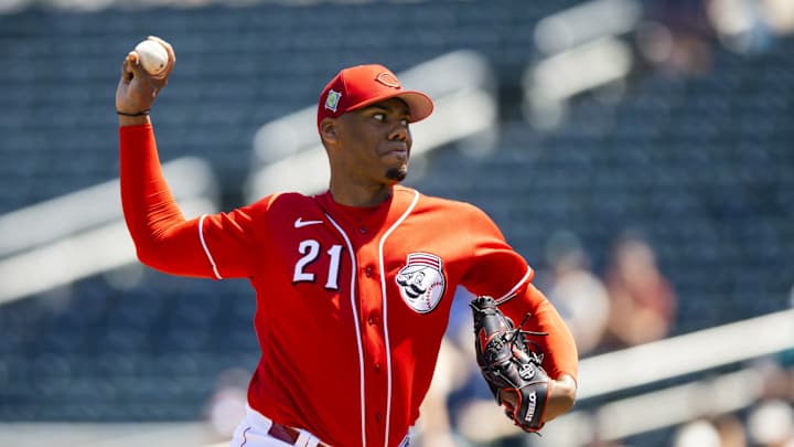 Watch: Hunter Greene, Nick Lodolo and Other Cincinnati Reds Pitchers Throw on First Day of Workouts Watch: Hunter Greene, Nick Lodolo and Other Cincinnati Reds Pitchers Throw on First Day of Workouts