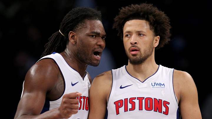 Angry Ex-Husky Isaiah Stewart Arrested, Cited for Pre-Game Punch in Phoenix