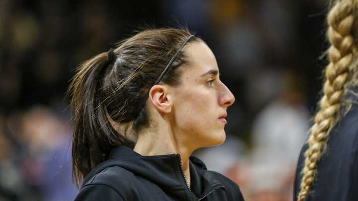 Hawkeyes Blow Out Minnesota