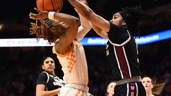 Dawn Dishes On How South Carolina Overcame Early Game Woes Vs. Tennessee Volunteers