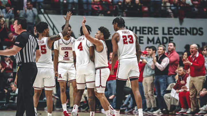 No. 15 Alabama Basketball Blows Out Texas A&M to Stretch SEC Home Win Streak