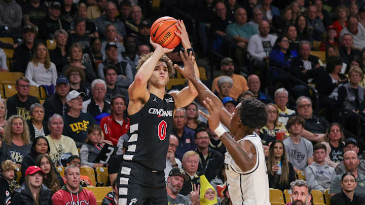 Three Man Weave: Cincinnati Survives UCF Road Matchup 76-74