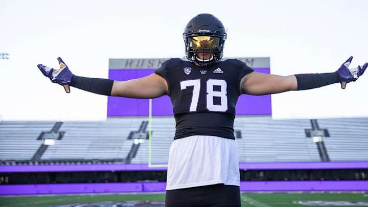 In Jake Flores, Huskies Found an O-Lineman Who Plays Every Spot