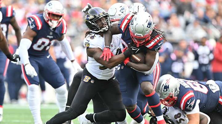 Report: Seahawks Hiring Former NFL LB Josh Bynes as Defensive Assistant