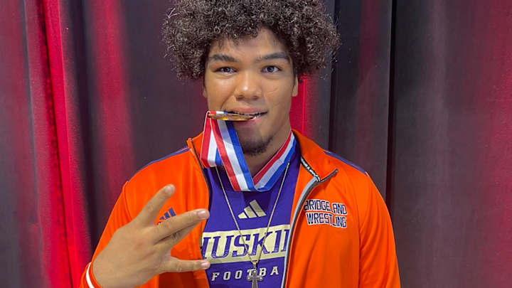 UW Football Signee Khan Lost Classic Texas Wrestling Match
