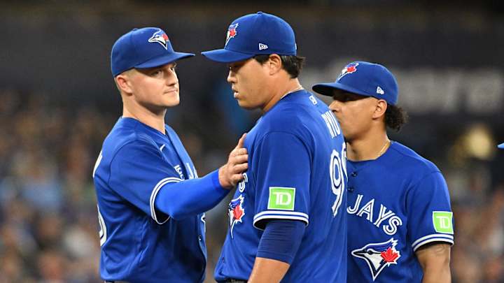 Padres Free Agent Pitching Target Reportedly Heading Overseas