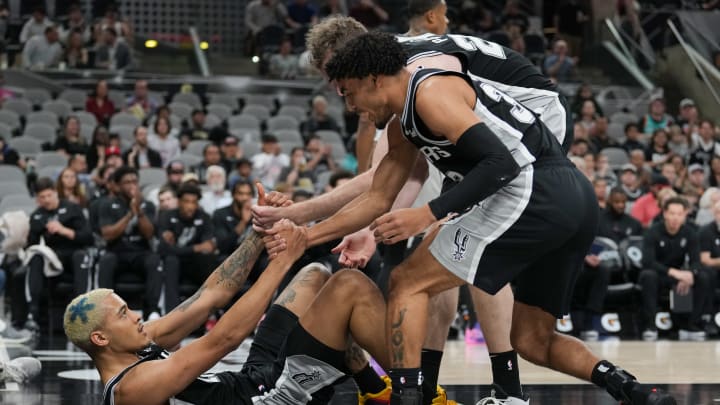 Spurs' Tre Jones, Jeremy Sochan Complement Each Other Perfectly Spurs' Tre Jones, Jeremy Sochan Complement Each Other Perfectly