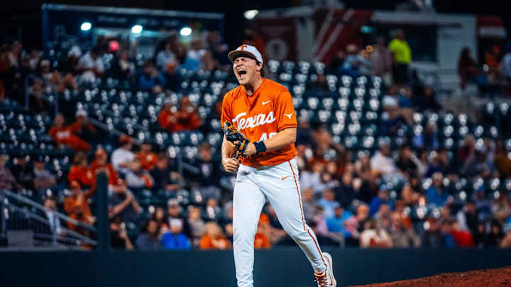 Longhorns Notebook: No. 16 Texas Cruises Past Houston Christian 20-3 Longhorns Notebook: No. 16 Texas Cruises Past Houston Christian 20-3