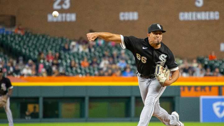Chicago White Sox Relief Pitcher Edgar Navarro Set to Undergo Tommy John Surgery