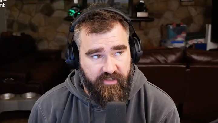 Ex-Eagles Teammate Shares Great Story About Jason Kelce’s First Date With Kylie Kelce Ex-Eagles Teammate Shares Great Story About Jason Kelce’s First Date With Kylie Kelce