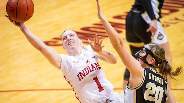 WATCH: Lexus Bargesser Beats the Buzzer, Gives Indiana 1st Quarter Lead vs. Iowa WATCH: Lexus Bargesser Beats the Buzzer, Gives Indiana 1st Quarter Lead vs. Iowa