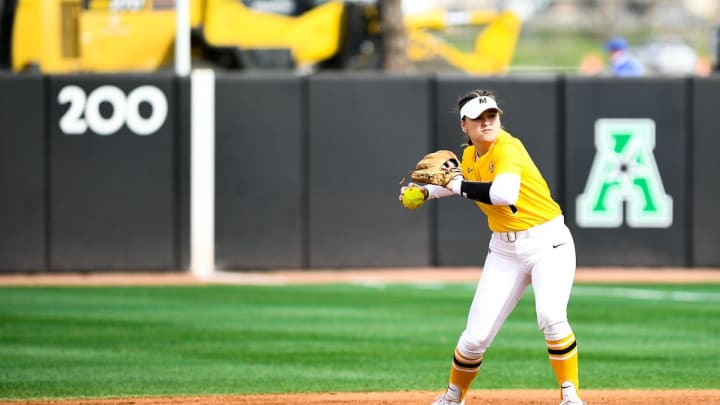 Mizzou Softball Goes 1-1 on Opening Day of Mary Nutter Collegiate Classic