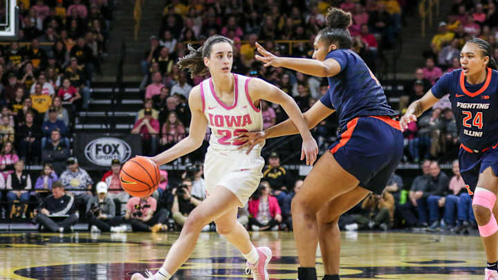 Hawkeyes Bounce Back Against Illinois