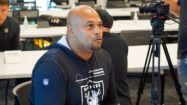 Raiders’ Pierce Takes Fans Inside Thinking Process