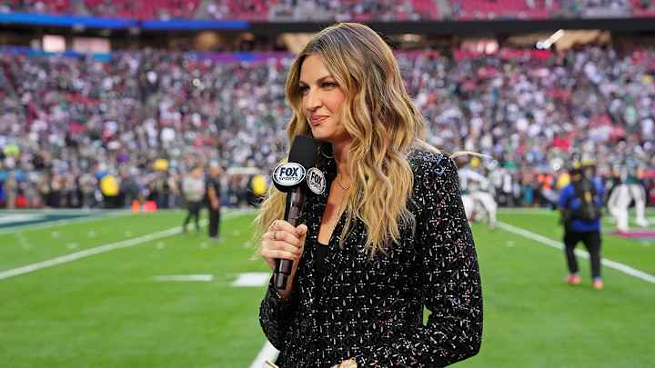 Erin Andrews Reveals Buccaneers Player Made Her Cry During Days As Young Reporter Erin Andrews Reveals Buccaneers Player Made Her Cry During Days As Young Reporter