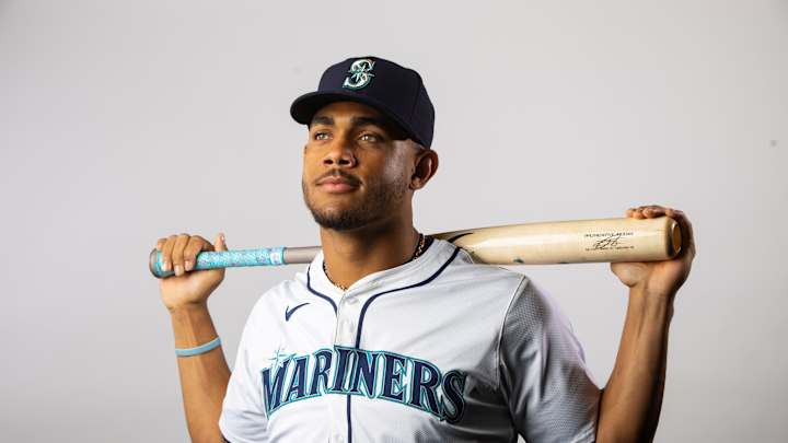 Seattle Mariners Mega-Star Dealing with Hand Injury, Out Multiple Days