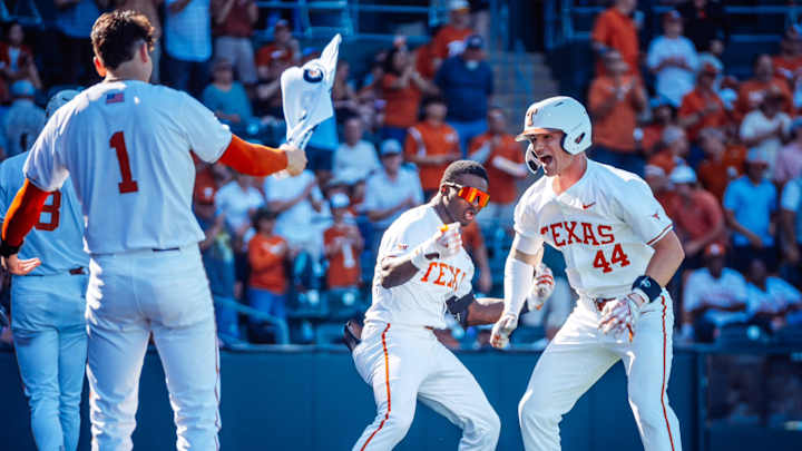 No. 15 Texas Hosting St. John's in Midweek Contest