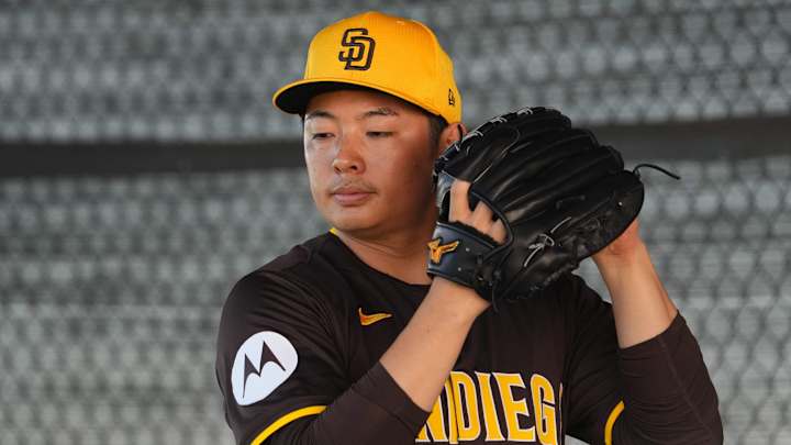 Injured Pitcher Hoping to Be Healthy for Padres' Opening Series in Korea