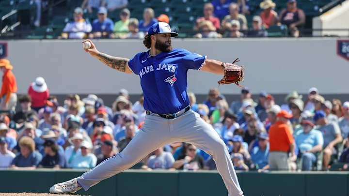 Alek Manoah Struggles Mightily in Spring Debut as He Battles For Starting Rotation Spot Alek Manoah Struggles Mightily in Spring Debut as He Battles For Starting Rotation Spot