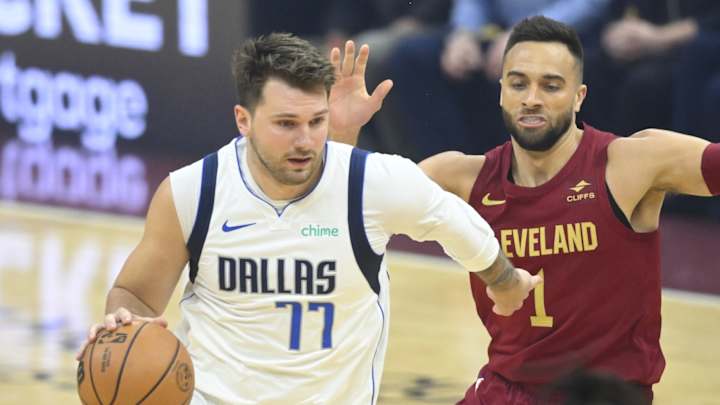 Max Strus Hits 59-Foot Shot to Clinch Cavs Victory Over Mavs at Buzzer Max Strus Hits 59-Foot Shot to Clinch Cavs Victory Over Mavs at Buzzer