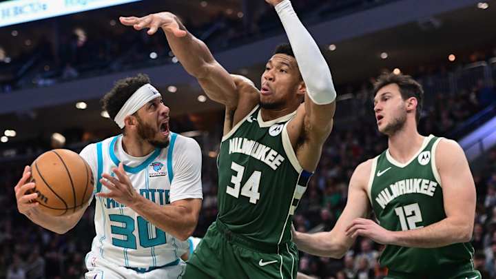 Hornets Pummeled in Milwaukee Hornets Pummeled in Milwaukee