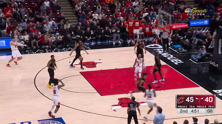 Nikola Vucevic Was in Utter Disbelief After Bulls Teammate Passed Up Wide-Open Layup Nikola Vucevic Was in Utter Disbelief After Bulls Teammate Passed Up Wide-Open Layup