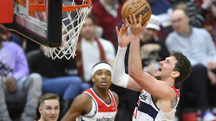 Should Sixers Consider Reunion With Mike Muscala?