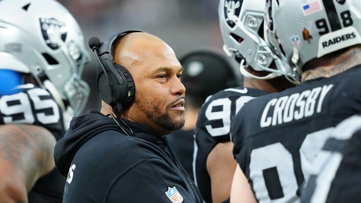 Raiders’ Antonio Pierce Offers Unvarnished Opinion on Coaching Longevity