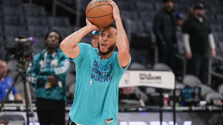 Hornets’ Seth Curry Leaves Matchup vs. 76ers With Injury