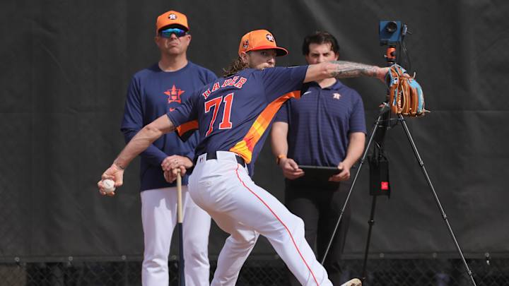 New Astros Closer Makes Spring Training Debut New Astros Closer Makes Spring Training Debut