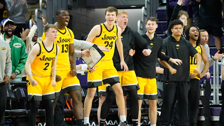 Iowa Basketball Stays Hot at Northwestern