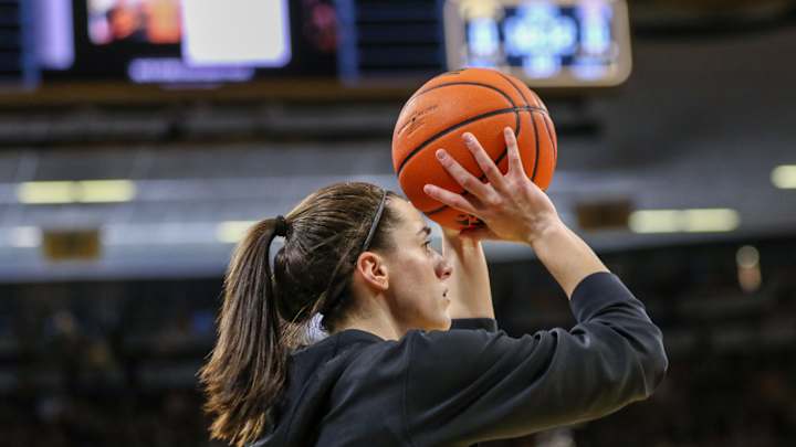 Hawkeyes Open Postseason on High