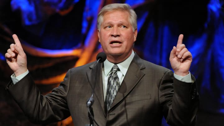 Chris Mortensen’s Legacy Is Highlighted by What He Did On and Off the Air