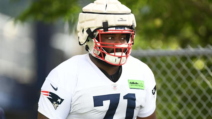 Look: Cap Analyst Shares Contract Projection for Patriots Offensive Lineman Michael Onwenu
