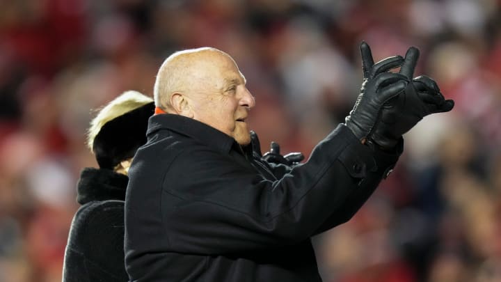 Ex-Ohio State Player Laments Spreading Rumor of Ex-Wisconsin Coach Barry Alvarez’s Death