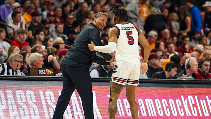 Lamont Commends Team's Makeup, Credits Grad. Transfers With Culture Lamont Commends Team's Makeup, Credits Grad. Transfers With Culture